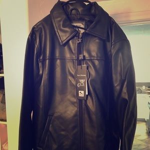 A Collezioni Men’s M Leather Jacket